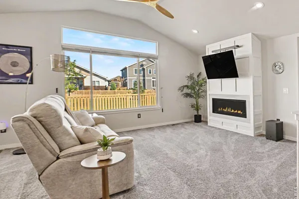 7102 SILVER CT
