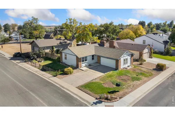 542 PALMER AVE