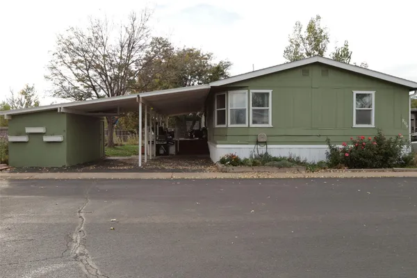 809 FLAMINGO CV