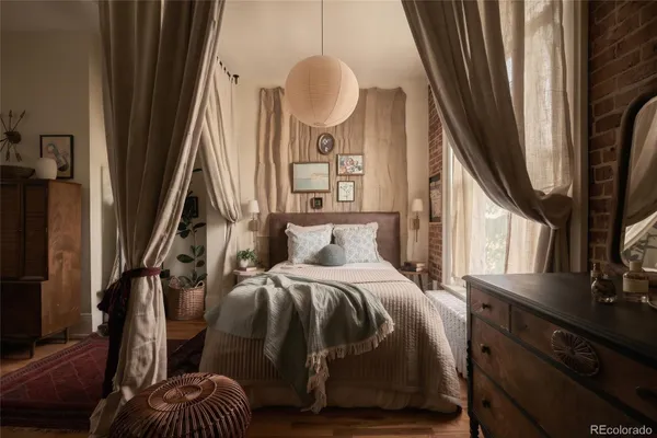 1368 N DOWNING ST 7
