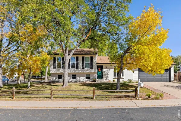 1221 PICARDY PL