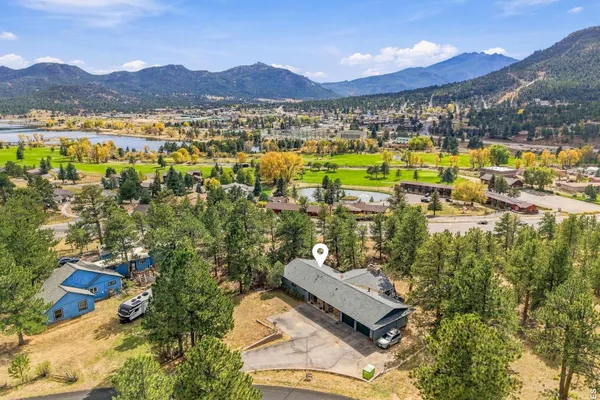 829 PANORAMA CIR