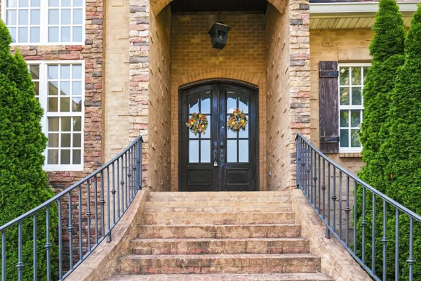 116 CASSANDRA DR