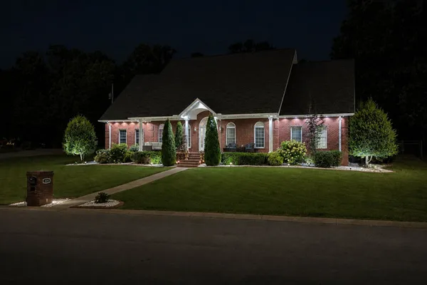106 FINCH LN