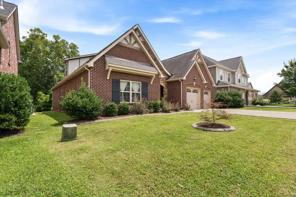 108 GULFSTREAM DR