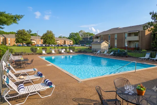 515 BASSWOOD AVE 10