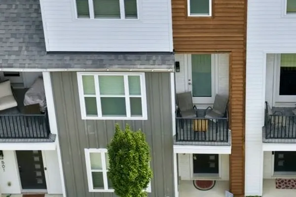 503 VERNON CIR