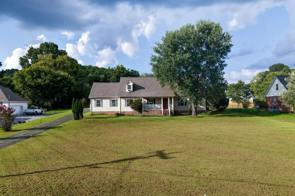 217 AMANDA DR
