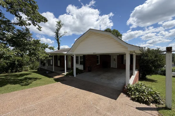 1015 KELLY BLVD