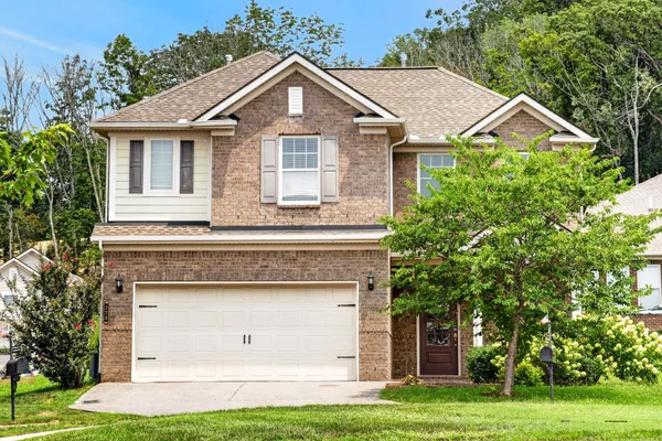 223 HEMPSTEAD CT