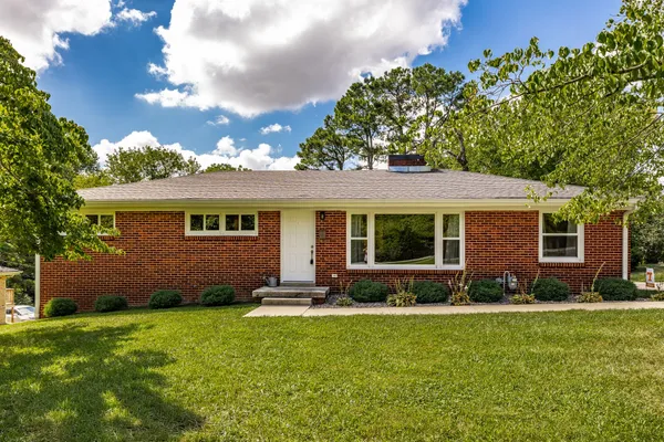 503 N PAWNEE DR