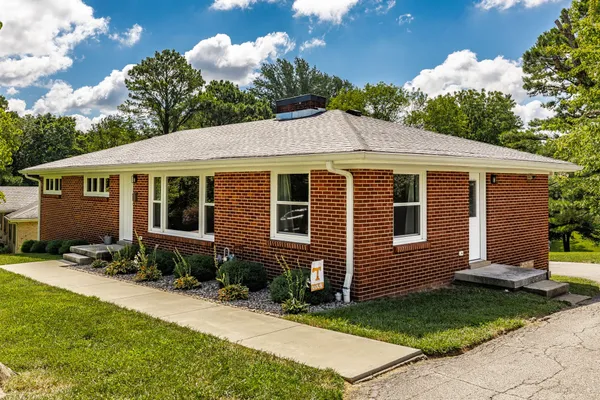 503 N PAWNEE DR