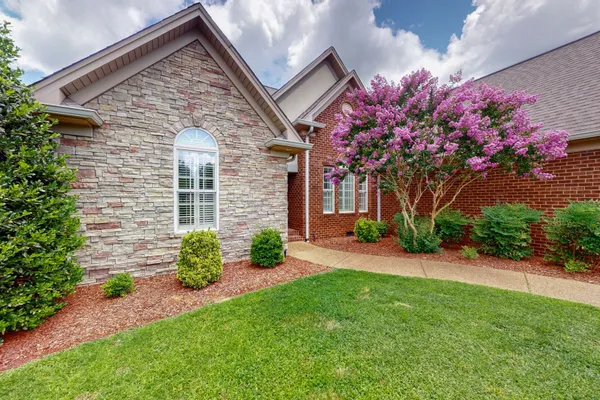 1007 BRIARWOOD DR