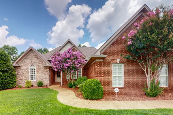 1007 BRIARWOOD DR