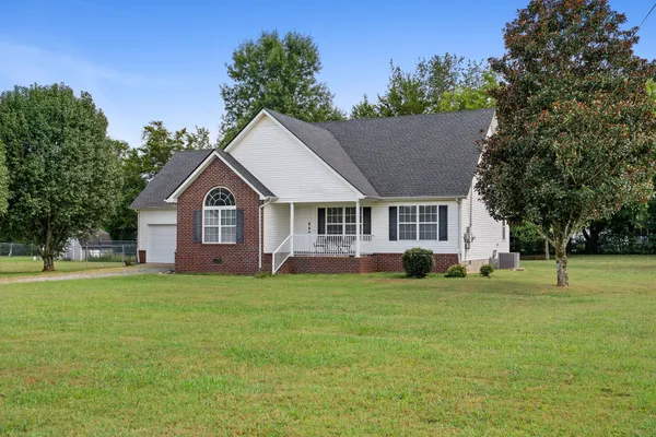 2431 VANLAWN LN