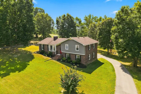 1214 RAINBOW CIR