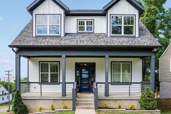 3812 DAKOTA AVE