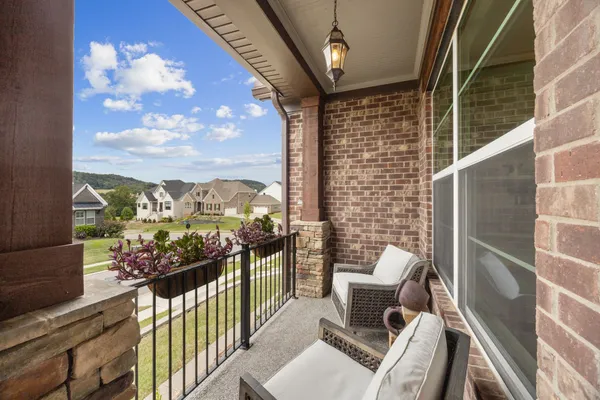 616 SILVA LN