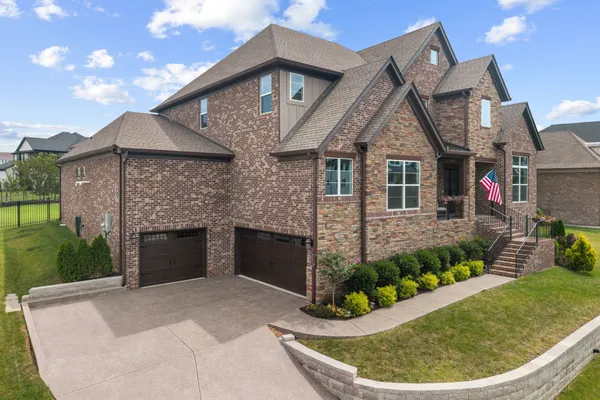 616 SILVA LN
