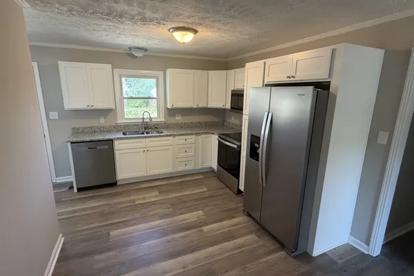 2118 LAMBERT DR