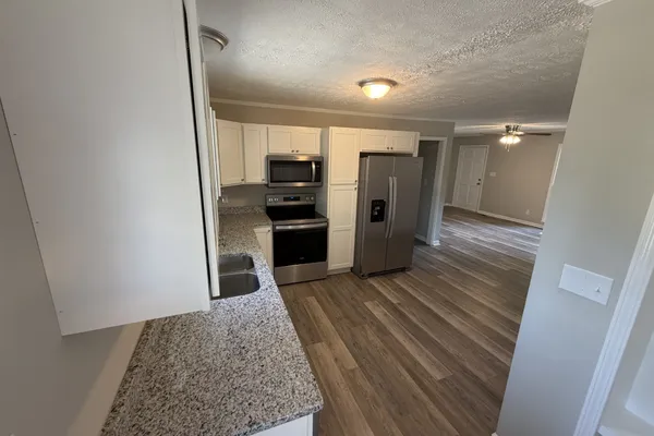 2118 LAMBERT DR
