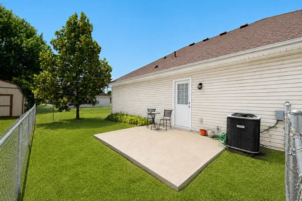 551 ALBION CIR