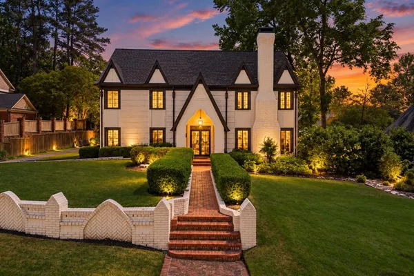 8449 LANSINGWOOD CV