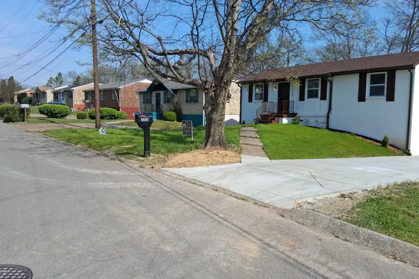 3318 OLSEN LN