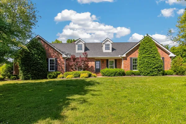 505 LAKESIDE DR