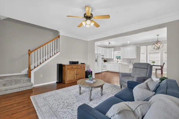 1503 CHAPMAN LN