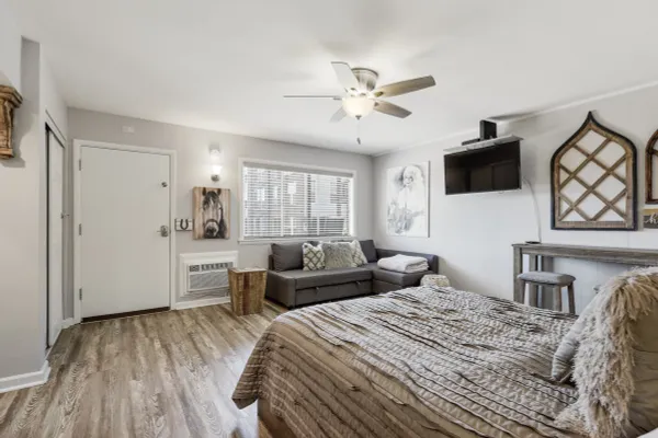 803 HILLVIEW HTS 106