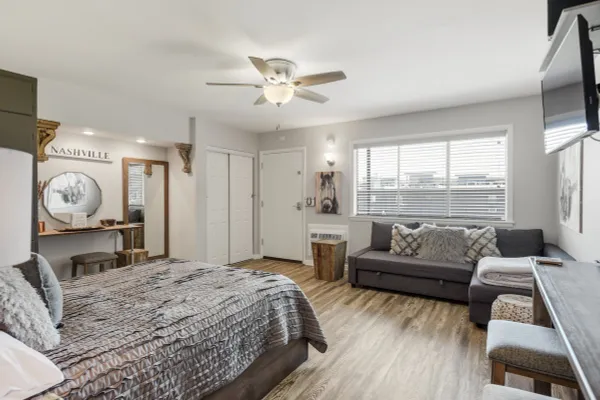 803 HILLVIEW HTS 106