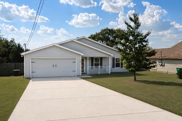 325 LAKE FOREST DR