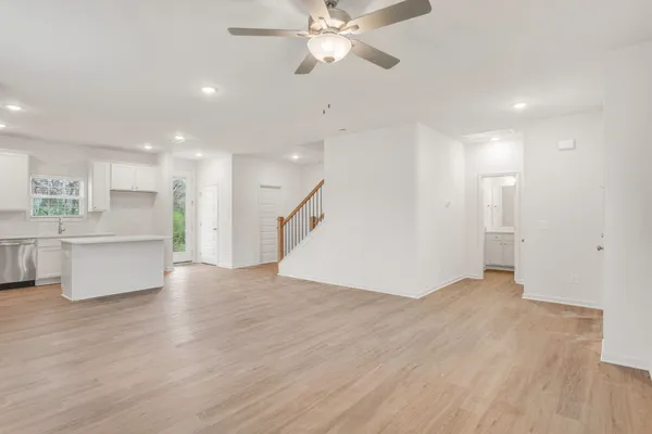 7108 HALL LN