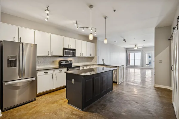 1803 BROADWAY 504