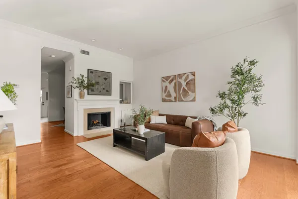 102 FAIRMONT PL
