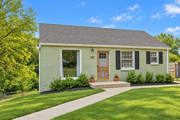 335 TAMWORTH DR