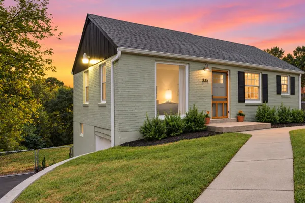 335 TAMWORTH DR