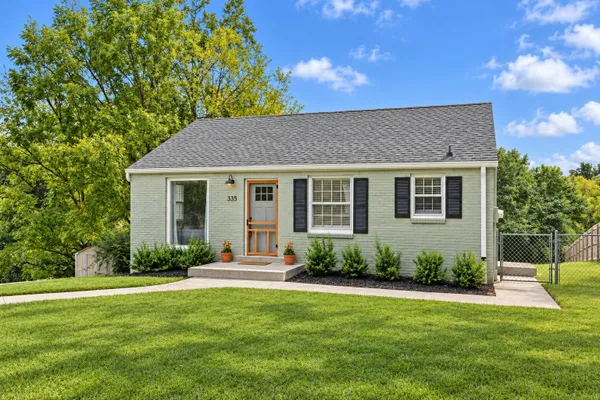 335 TAMWORTH DR