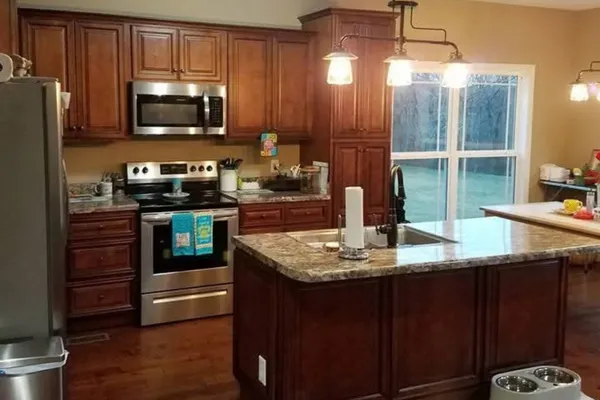 609 MEADOWLARK DR