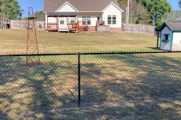 609 MEADOWLARK DR