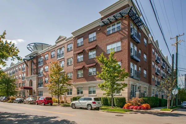 3000 VANDERBILT PL 106