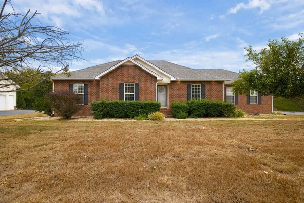 607 MEADOWLARK DR
