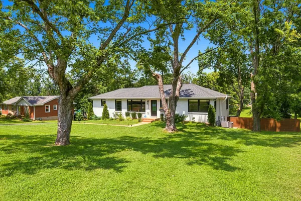2320 RIDGELAND DR
