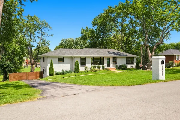 2320 RIDGELAND DR