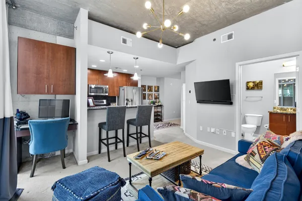 415 CHURCH ST 1707