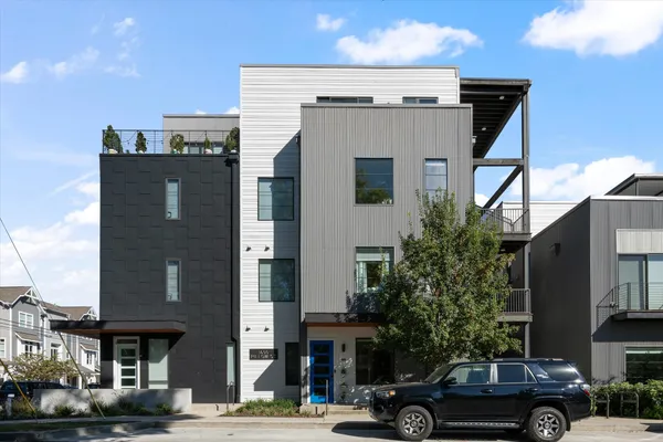 1400 PILLOW ST 102