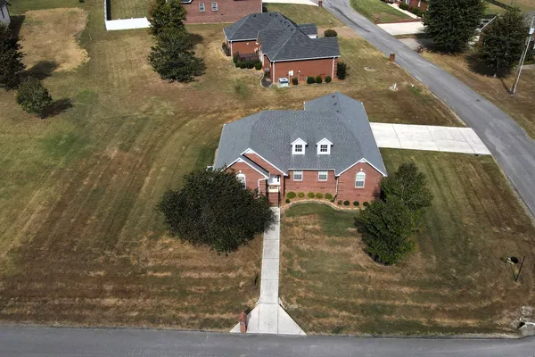 95 MAPLE DR