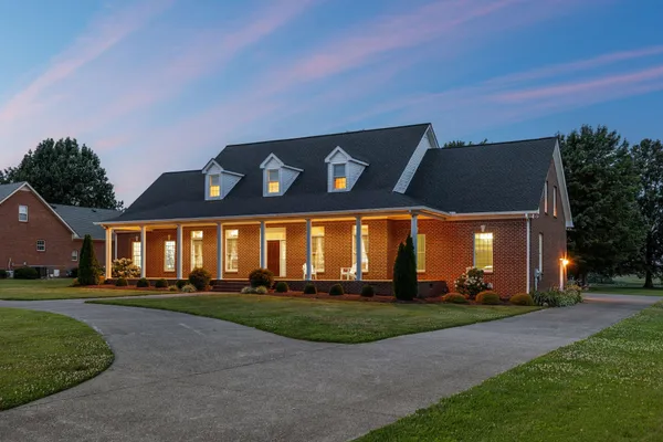 108 EWING DR