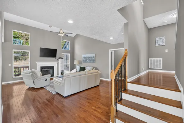 124 PAIGE PARK LN